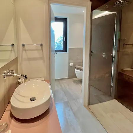 Costantina With Heated Pool