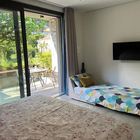 Appart hôtel Costantina With Heated Pool