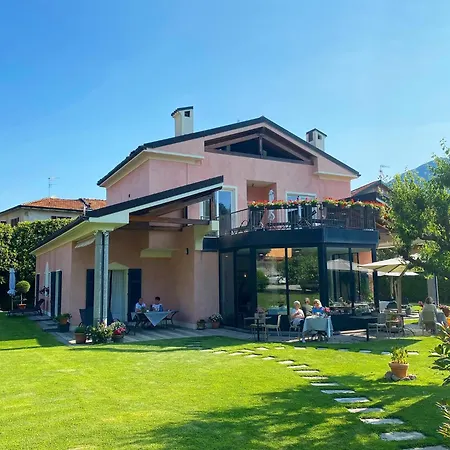 Aparthotel Costantina With Heated Pool 4*