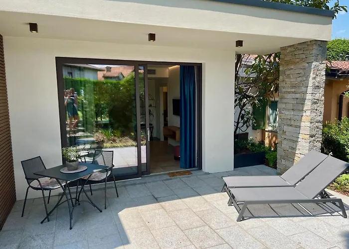 Hotel apartamentowy Costantina With Heated Pool