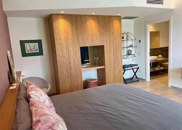 Hotel apartamentowy Costantina With Heated Pool Cannobio