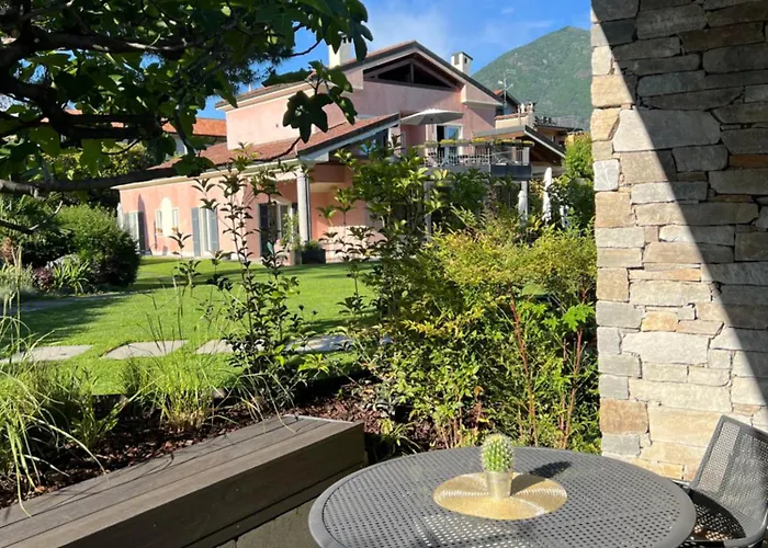 Costantina With Heated Pool Hotel apartamentowy Cannobio