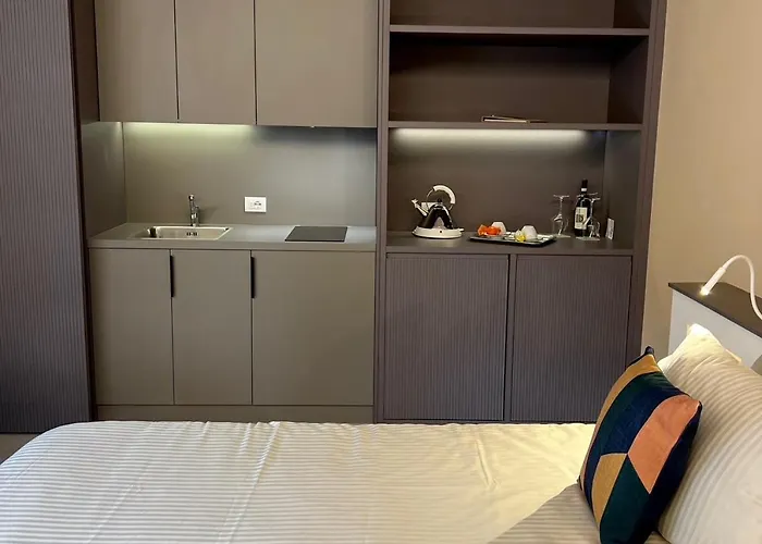 Hotel apartamentowy Costantina With Heated Pool Cannobio