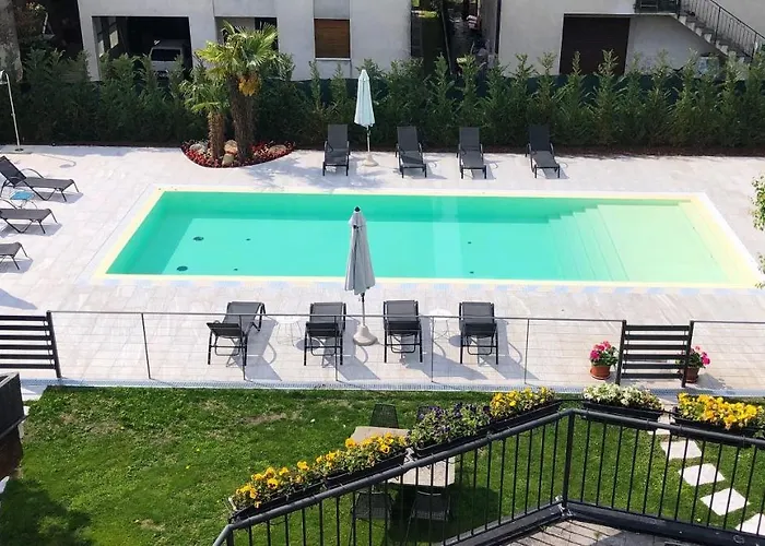 Hotel apartamentowy Costantina With Heated Pool